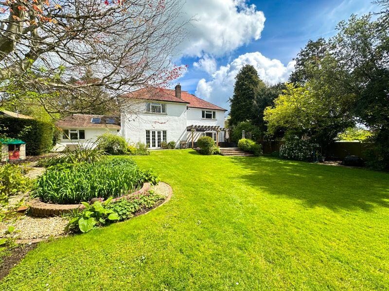 4 bedroom detached house for sale in Swanmore, SO32