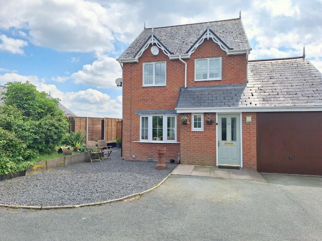 3 bedroom detached house for sale in 17 Meillionydd, Adfa, Newtown