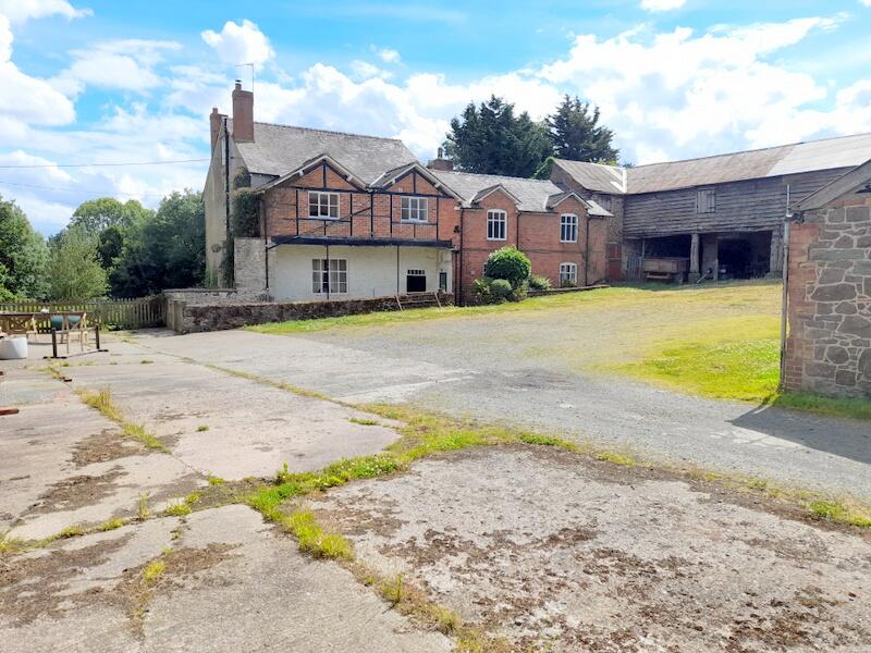 Main image of property: Hendre Hen, Guilsfield, Welshpool, Powys, SY21 9DG