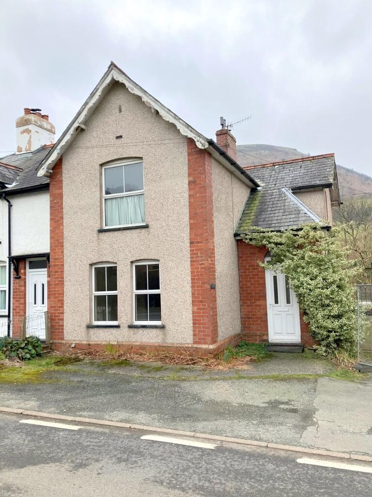 Main image of property: Isfryn, Dolfach, Llanbrynmair, Montgomeryshire, SY19 7AF