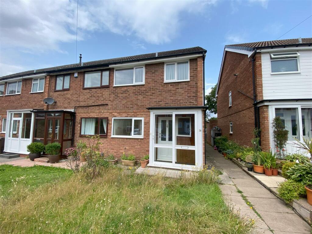 2 bedroom end of terrace house for sale in Bickenhill Park Road