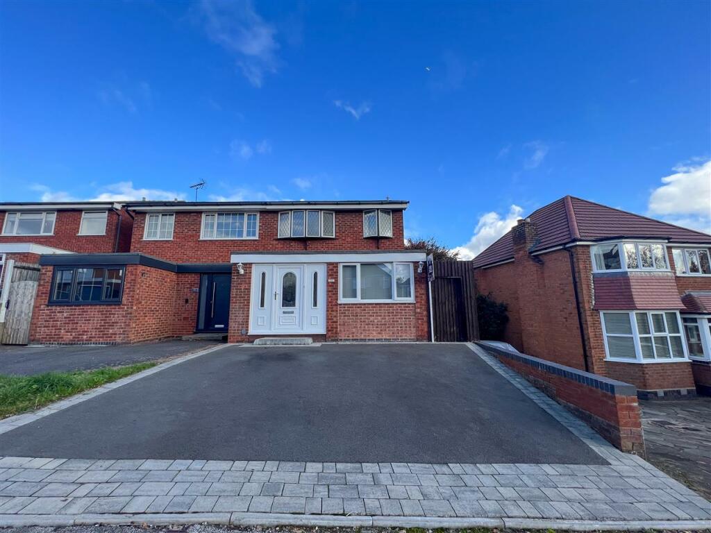 3 bedroom semidetached house for sale in Priory Road, Solihull, B90