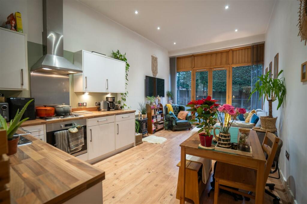 Additional property image - Cornwood House, 16 Hutchings, Solihull