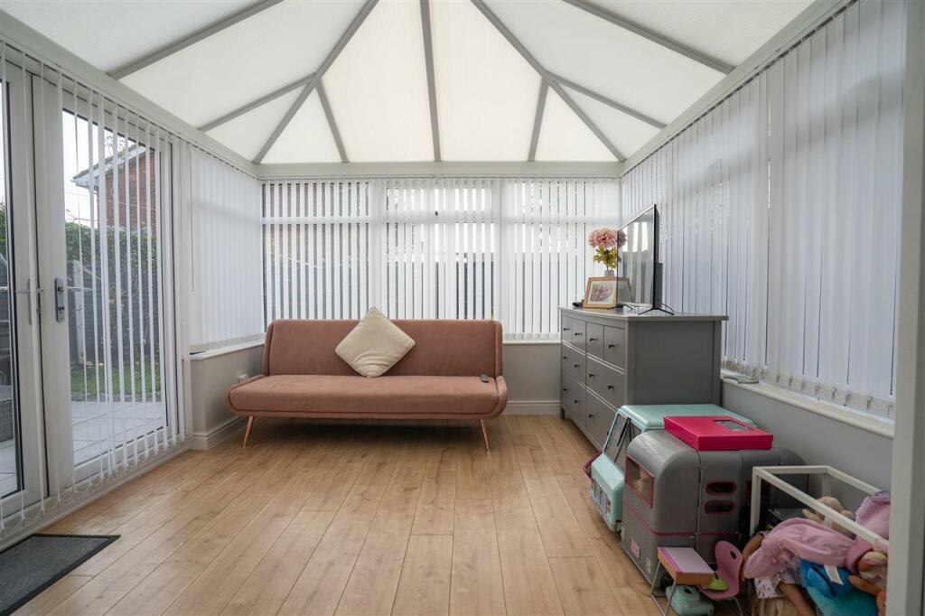 Additional property image - Willow Close, Tamworth