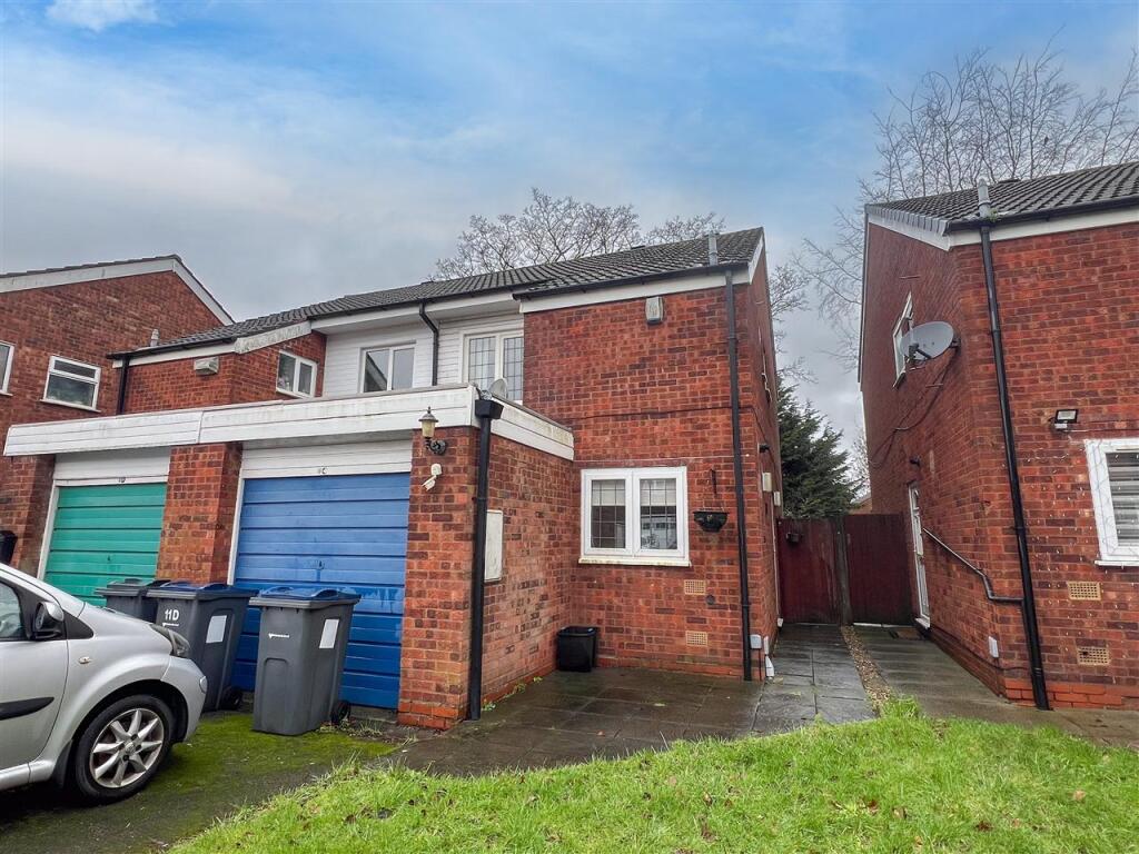 Main image of property: Dove Close, Birmingham