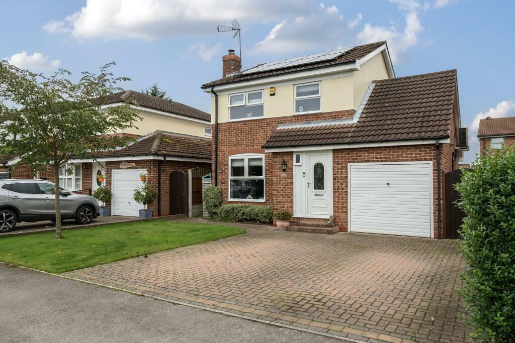 3 bedroom detached house for sale in Oak Road, North Duffield, Selby, YO8