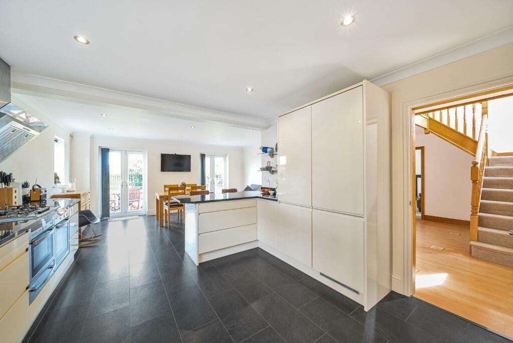 6 bedroom detached house for sale in Breighton, Selby, YO8