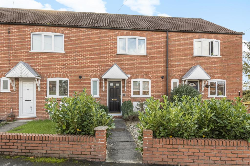 3 bedroom terraced house for sale in Howden Road, Barlby, Selby, YO8