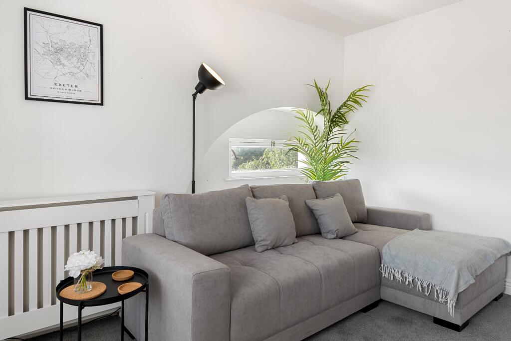 2 bedroom terraced house for rent in Taddiford Road, St Davids, Exeter, EX4