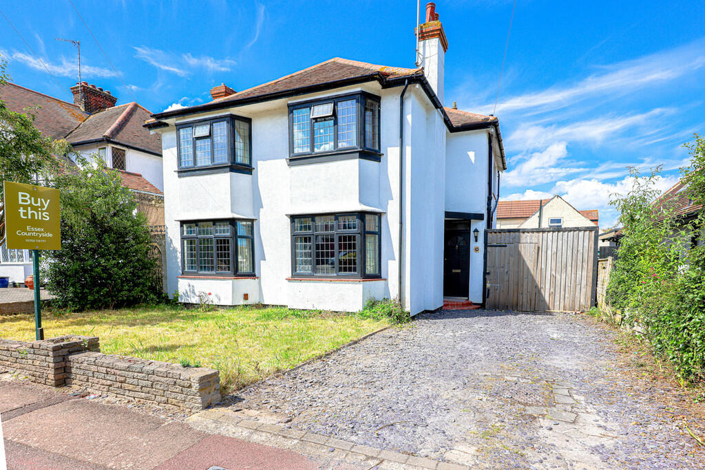 4 bedroom detached house for sale in Bridgwater Drive, WestcliffonSea