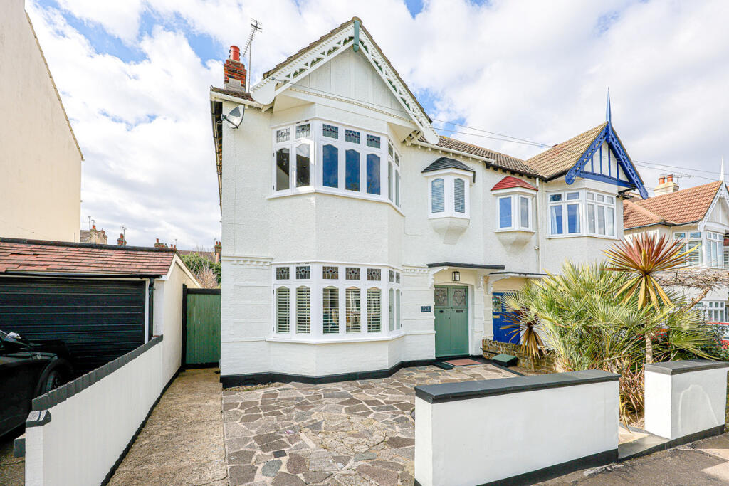 Main image of property: Leighton Avenue, Leigh-on-sea, SS9
