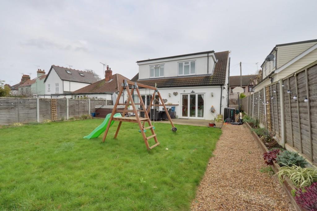 4 bedroom detached house for sale in Tankerville Drive, LeighonSea, SS9
