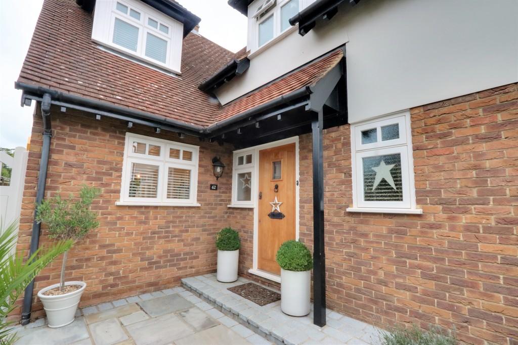 3 bedroom detached house for sale in Nelson Road, Rayleigh, SS6