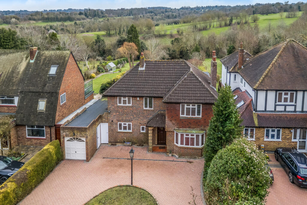 Main image of property: Pine Walk, Carshalton Beeches, Surrey, SM5