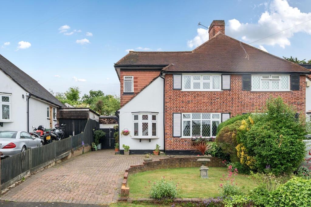 Main image of property: Oaks Avenue, Worcester Park, KT4