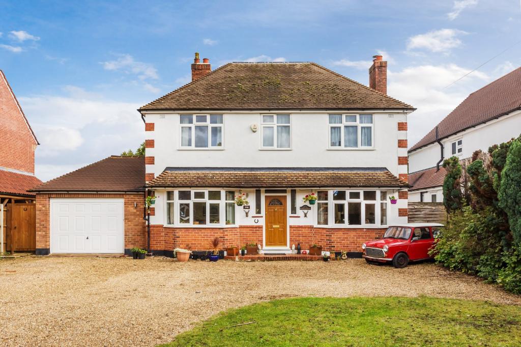 4 bedroom detached house for sale in Cheyham Way, South Cheam, Sutton, SM2