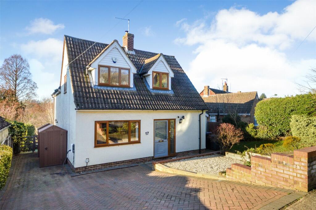 4 bedroom detached house for sale in Kings Court, Stortford