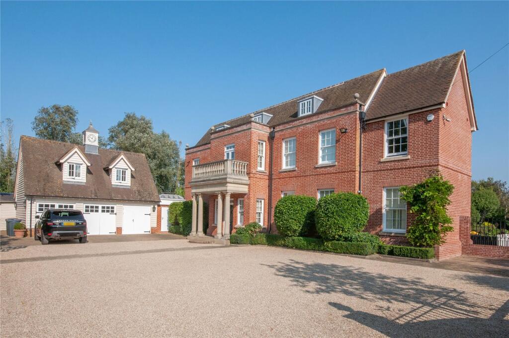 7 bedroom detached house for sale in Great Hadham Road, Stortford, Hertfordshire, CM23