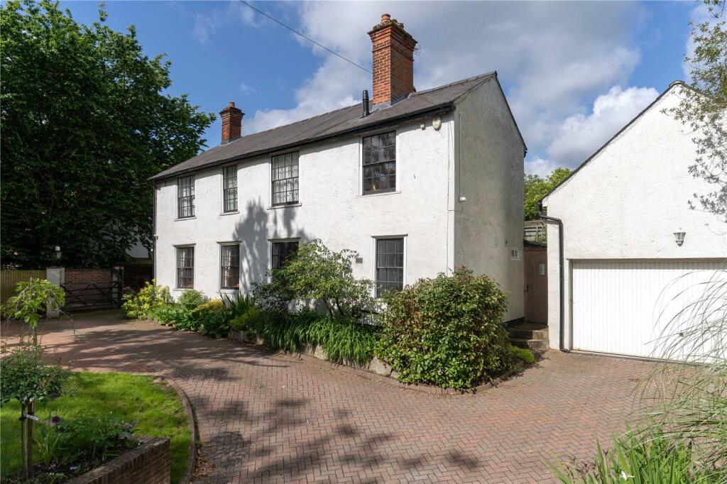 4 bedroom detached house for sale in Silver Street, Stansted