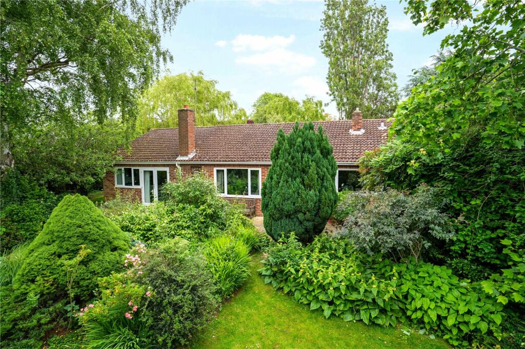 4 bedroom bungalow for sale in Lower Road, Little Hallingbury,