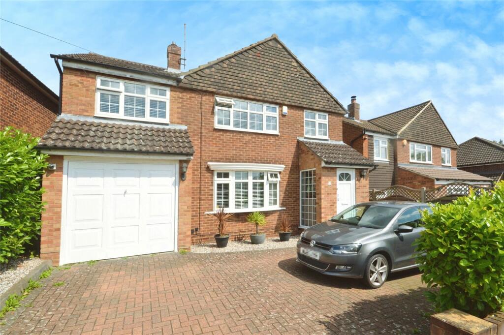 4 bedroom detached house for sale in Prestwick Drive, Stortford