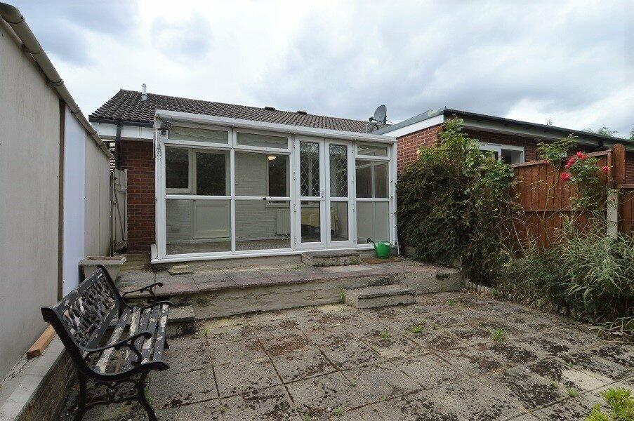 2 bedroom semidetached bungalow for sale in Elder Close,Heath Hayes