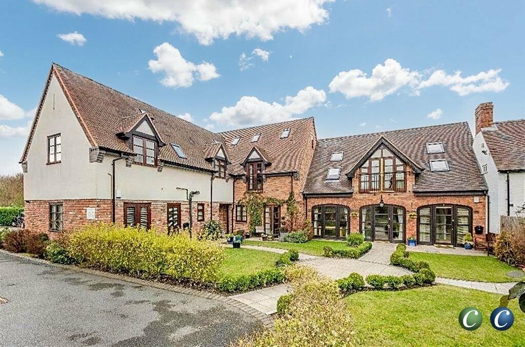 2 bedroom flat for sale in Farm Court, Hednesford, Cannock, WS12 2DQ, WS12