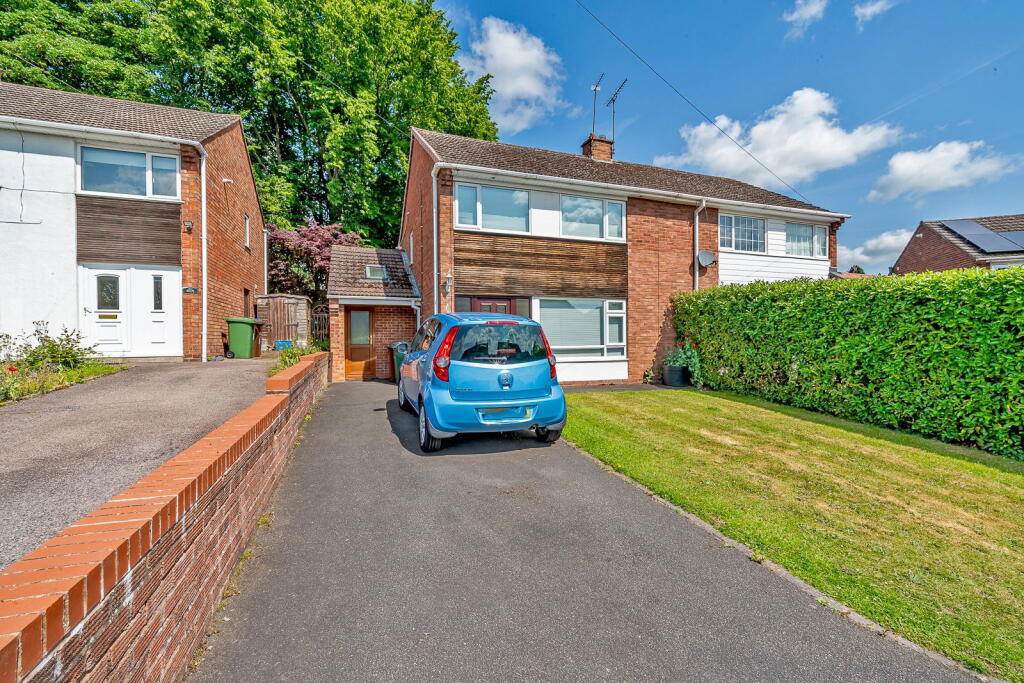 3 bedroom semi-detached house