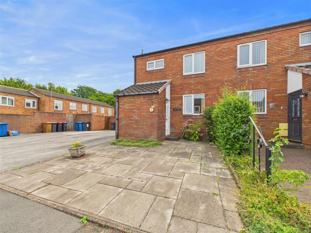 Main image of property: Lincoln Close, Lichfield