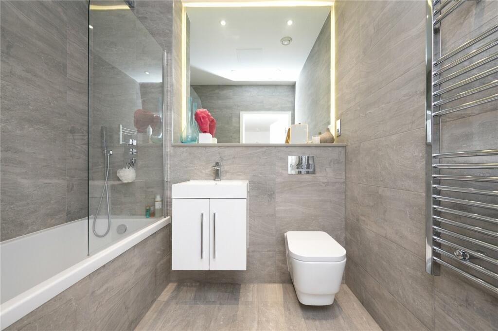 Additional property image - Flat 21, Ziggurat House, 25 Grosvenor Road, St. Albans, Hertfordshire