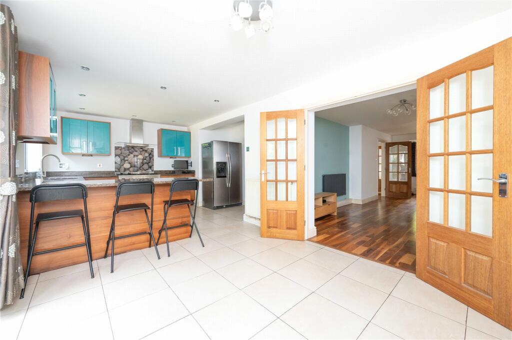 Additional property image - Maplefield, Park Street, St. Albans, Hertfordshire