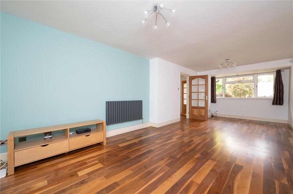 Additional property image - Maplefield, Park Street, St. Albans, Hertfordshire