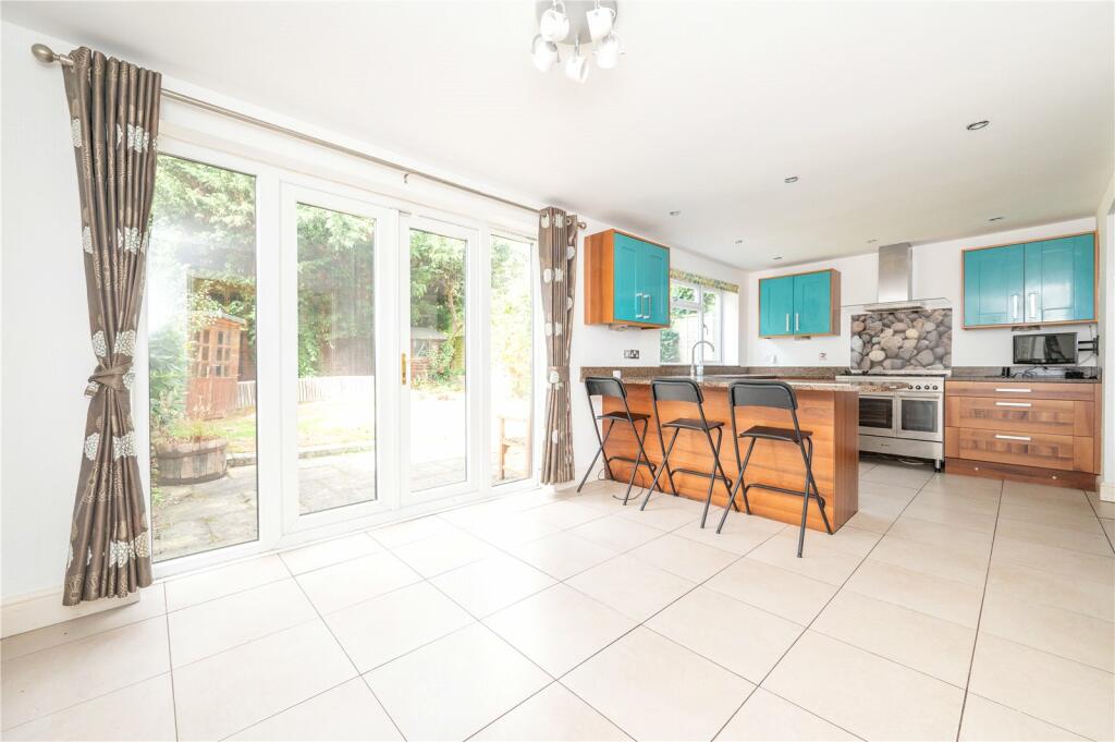 Additional property image - Maplefield, Park Street, St. Albans, Hertfordshire