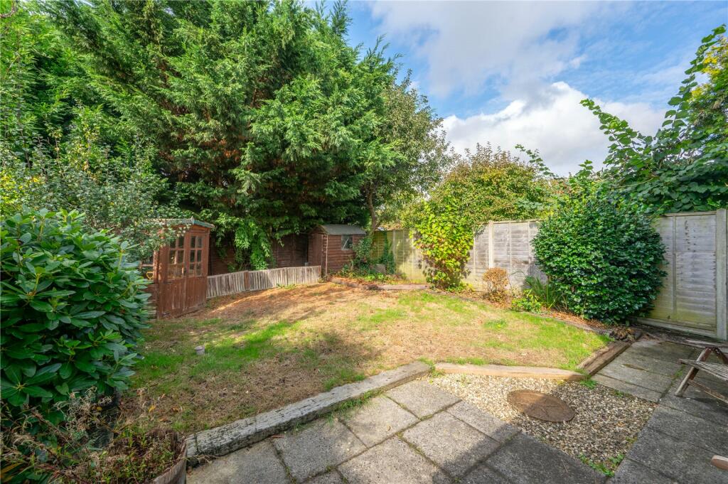 Additional property image - Maplefield, Park Street, St. Albans, Hertfordshire