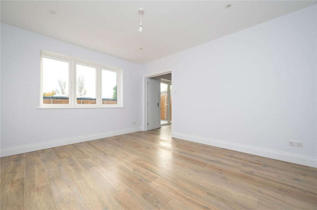 Additional property image - Woollam Crescent, St. Albans, Hertfordshire