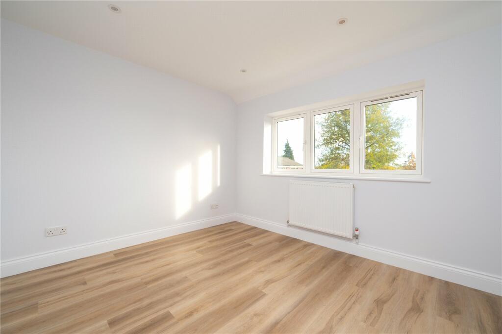 Additional property image - Woollam Crescent, St. Albans, Hertfordshire