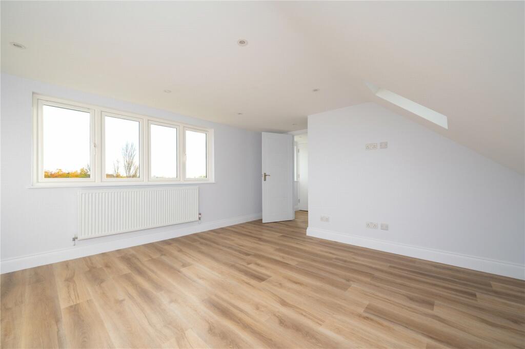 Additional property image - Woollam Crescent, St. Albans, Hertfordshire