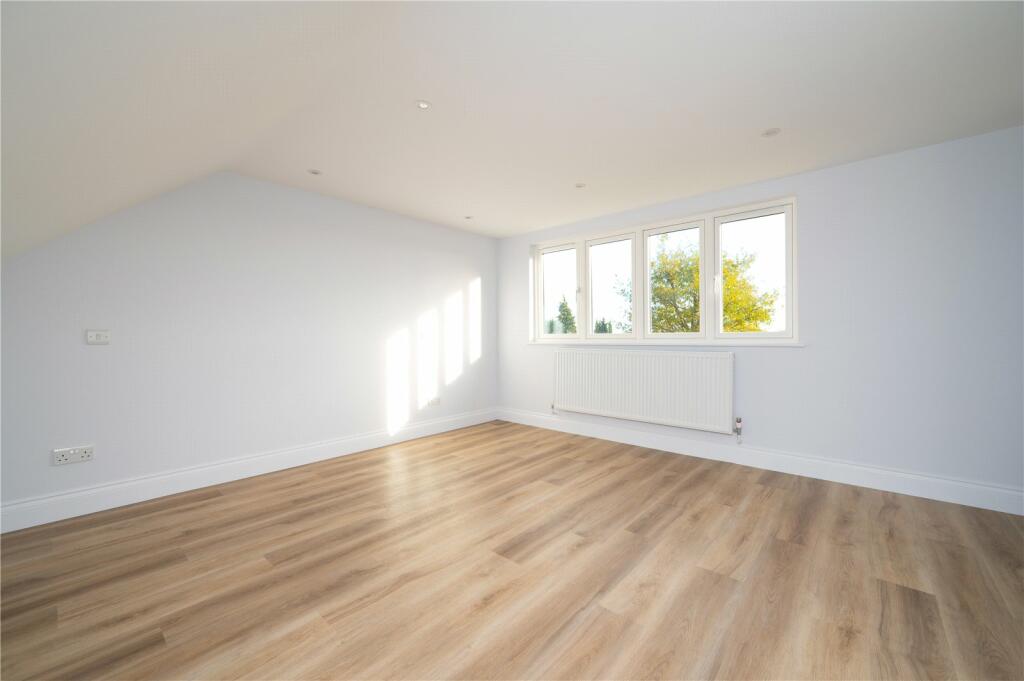 Additional property image - Woollam Crescent, St. Albans, Hertfordshire