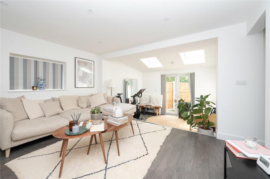 Additional property image - Frogmore, St. Albans, Hertfordshire