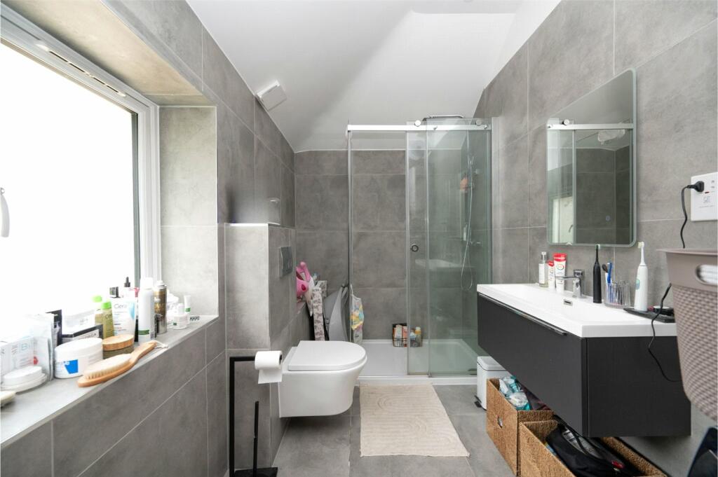 Additional property image - Frogmore, St. Albans, Hertfordshire