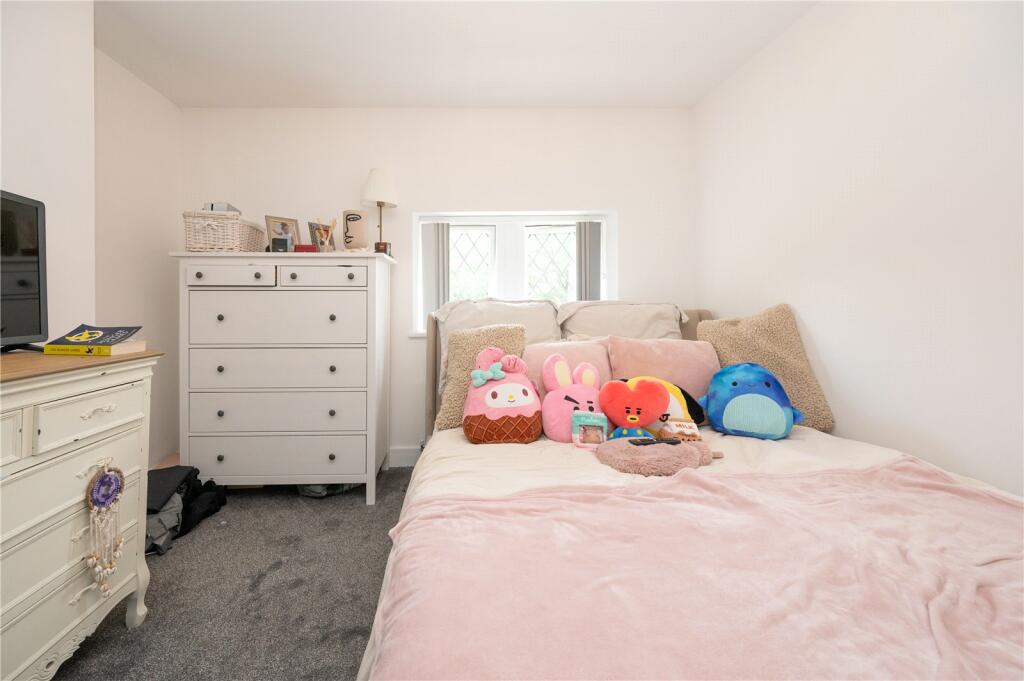 Additional property image - Frogmore, St. Albans, Hertfordshire