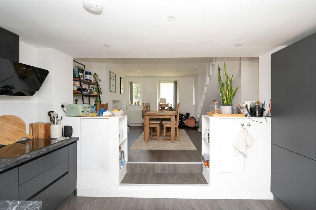 Additional property image - Frogmore, St. Albans, Hertfordshire