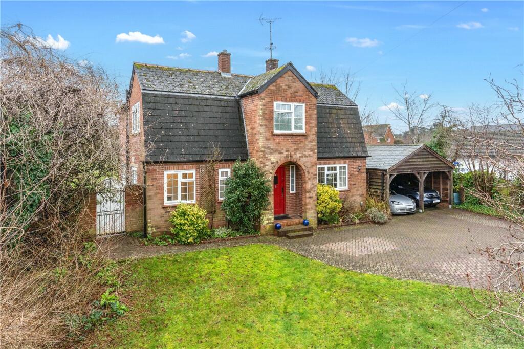 5 bedroom detached house for sale in Radwinter Road, Saffron Walden