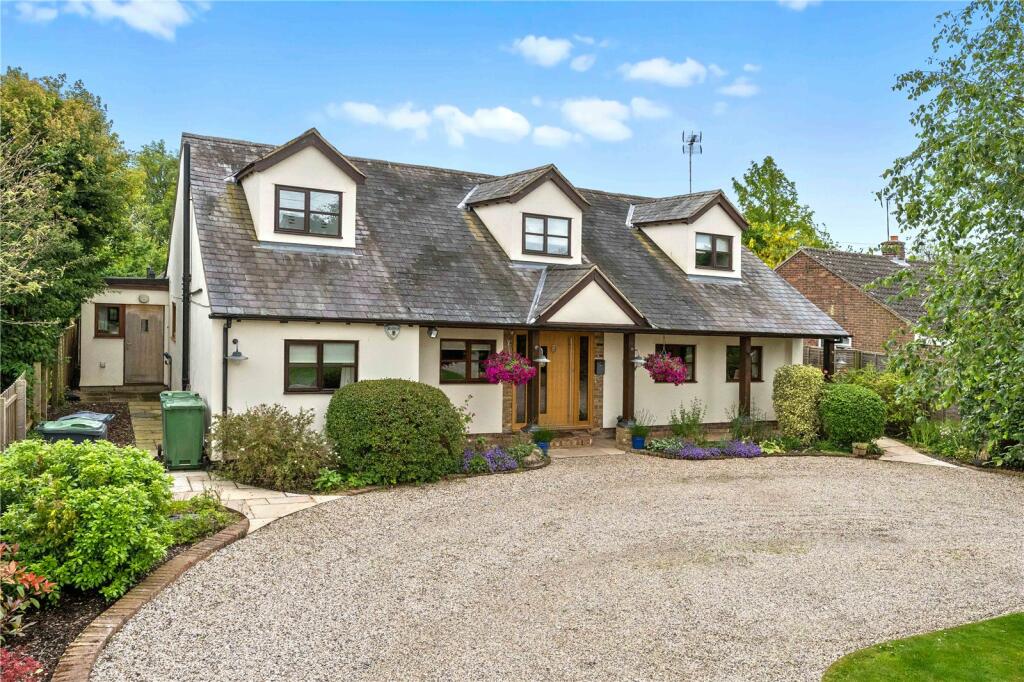 5 bedroom detached house for sale in Arkesden Road, Clavering, Nr