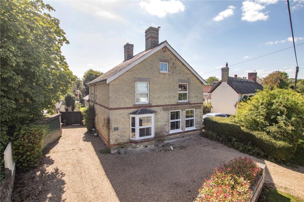 4 bedroom detached house for sale in Church Road, Chrishall, Royston