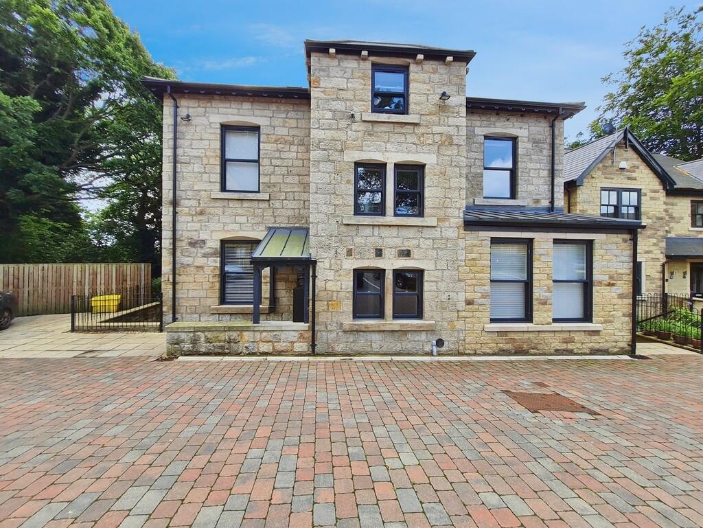 Main image of property: Low Wood, 46 Clarence Road
