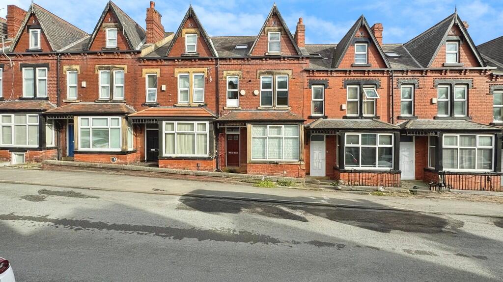 Main image of property: Winston Gardens, Headingley, Leeds, LS6 3LA