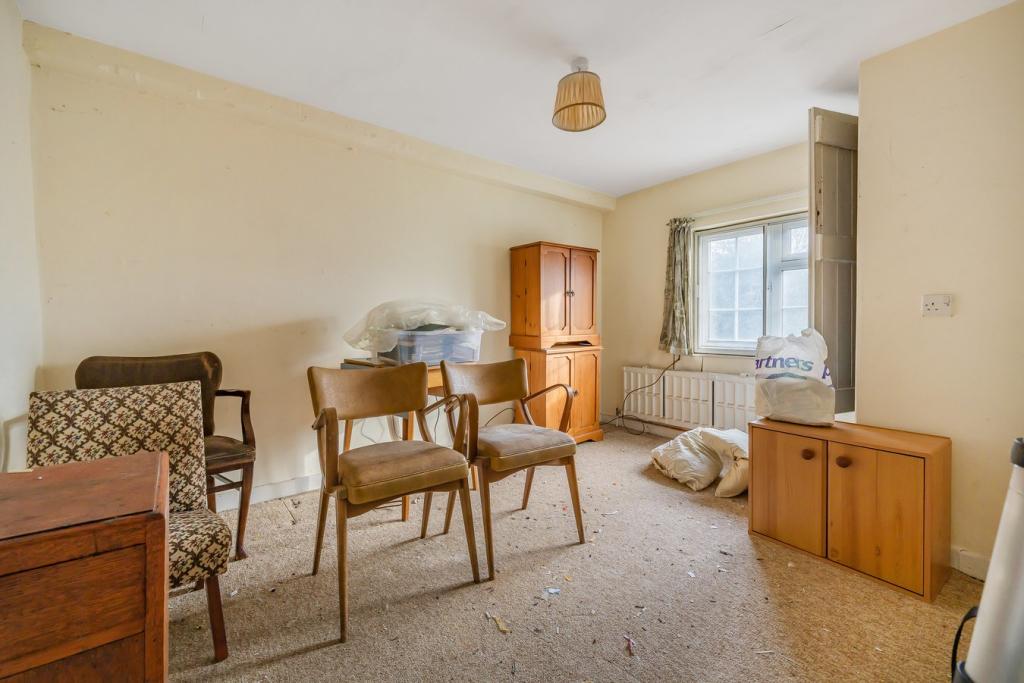 3 bedroom cottage for sale in Farnham Road, Odiham, Hook, RG29