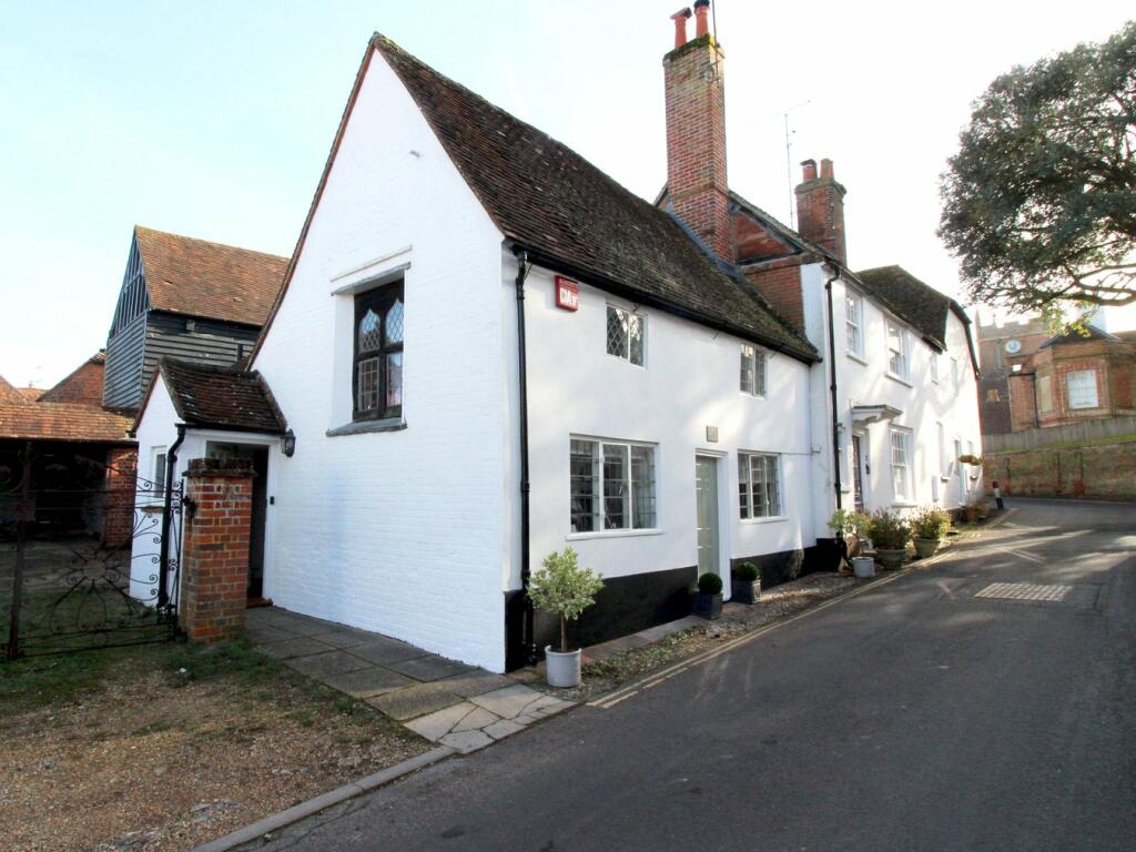 2 bedroom cottage for sale in Church Street, Odiham, Hook, RG29