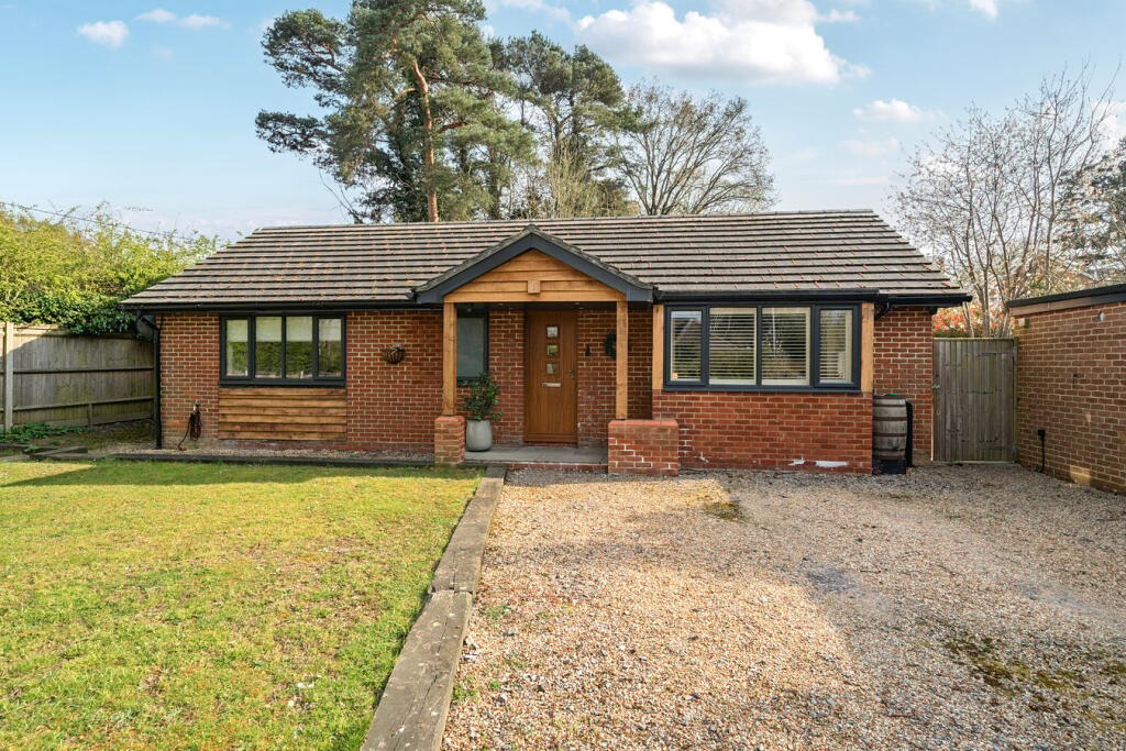 Main image of property: Goose Lane, Hook, RG27